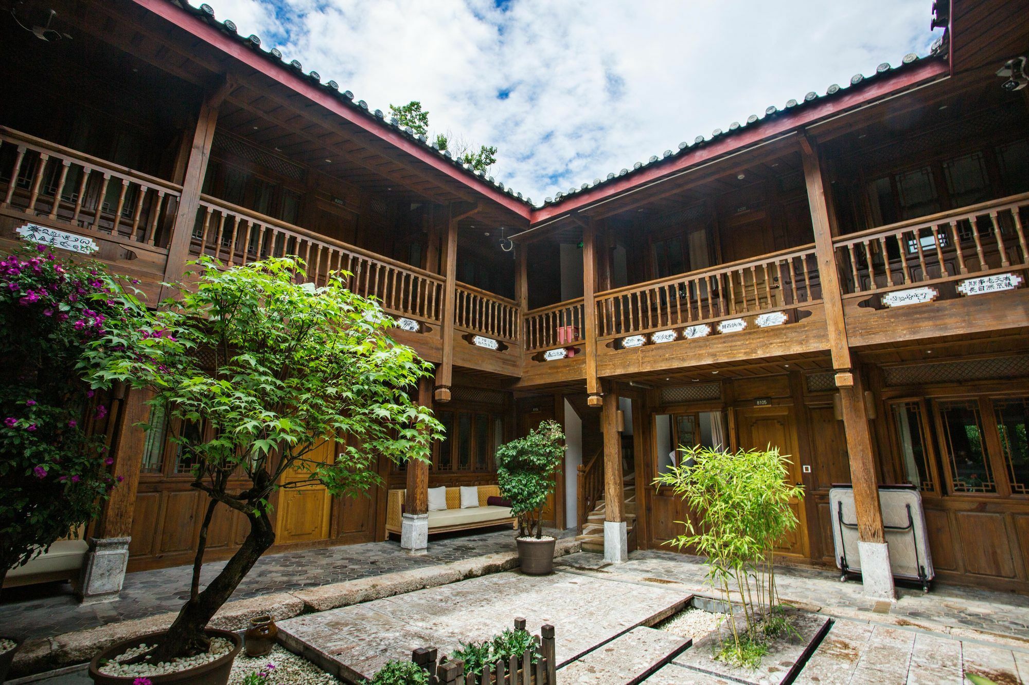 Lijiang Ivy Garden Resort Hotel Екстериор снимка